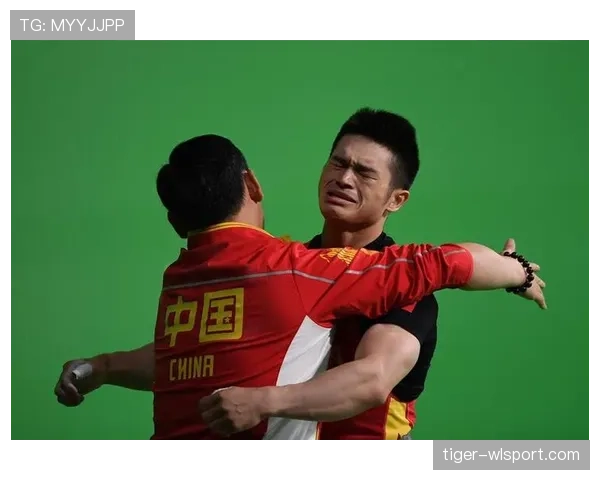 石智勇这日常完全不像个运动员,朋友圈全是名表和豪车,感觉他是在另一个星球生活吧?